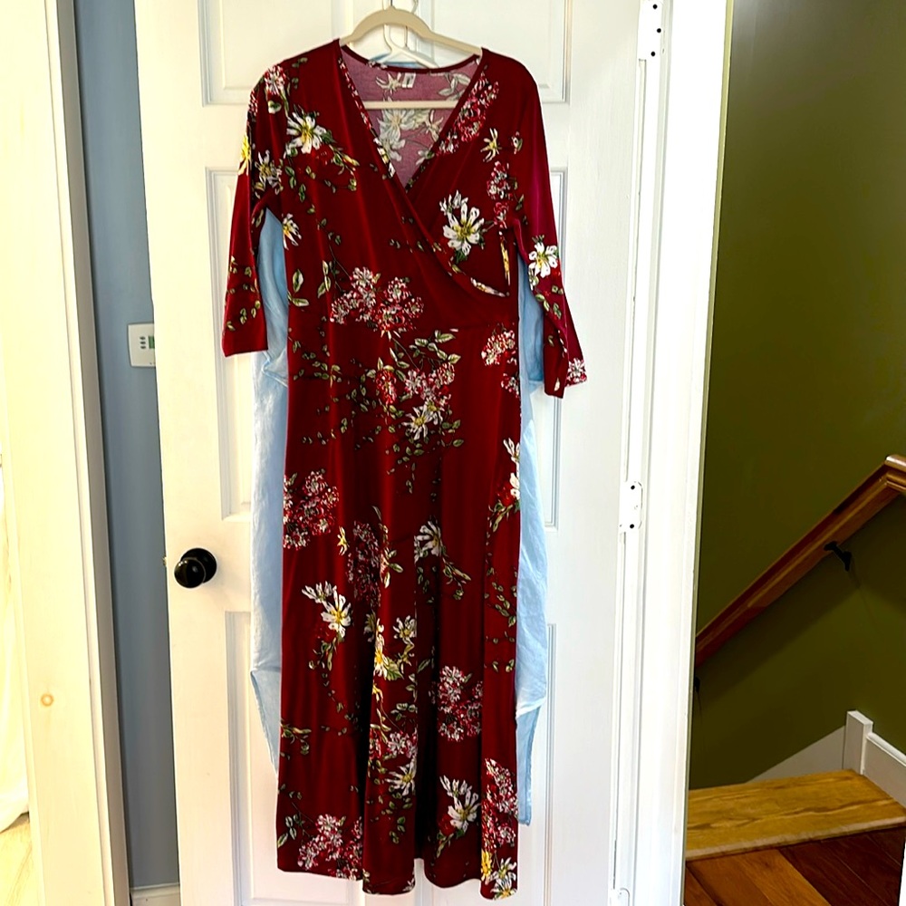 Maxi dress. Maroon. Xl.